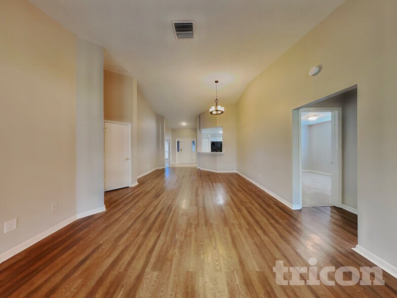 Building Photo - 11119 Bramblebrush St