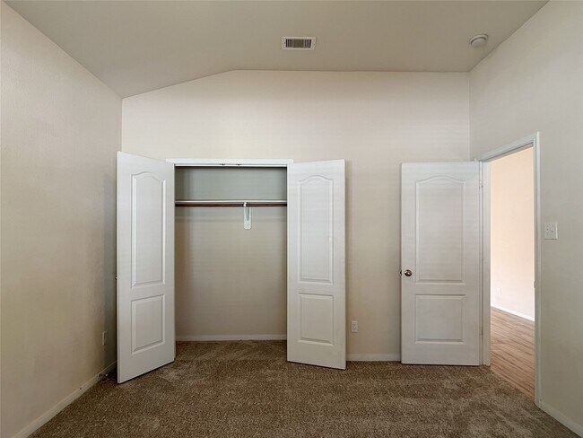 Building Photo - 15214 Bartlett Landing Dr