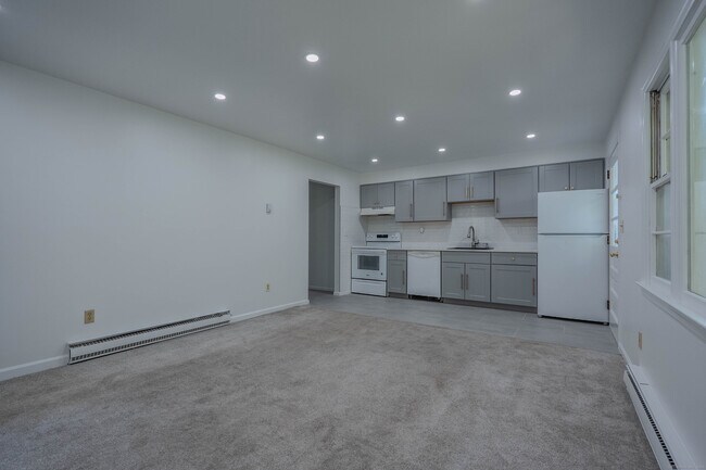 Building Photo - 16 Oenoke Pl