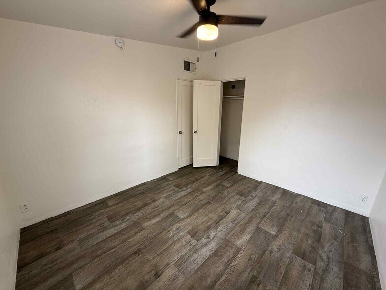 Building Photo - 2702 E Elm St