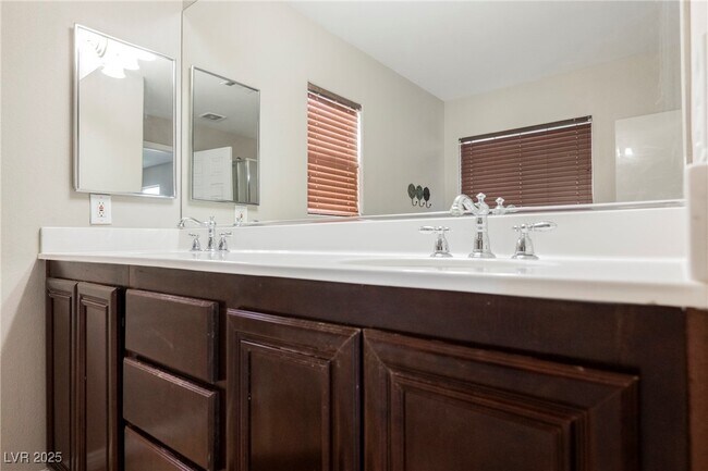 Building Photo - 6720 Song Sparrow Ct