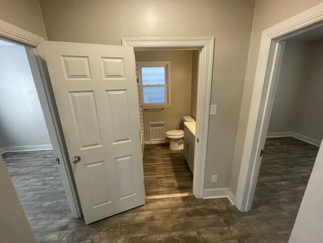 Building Photo - Spacious 3 Bedroom Home with Full finished Basement and Detached Garage!