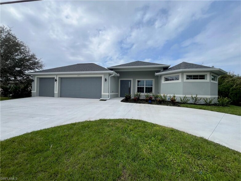 Primary Photo - 4012 Country Club Blvd
