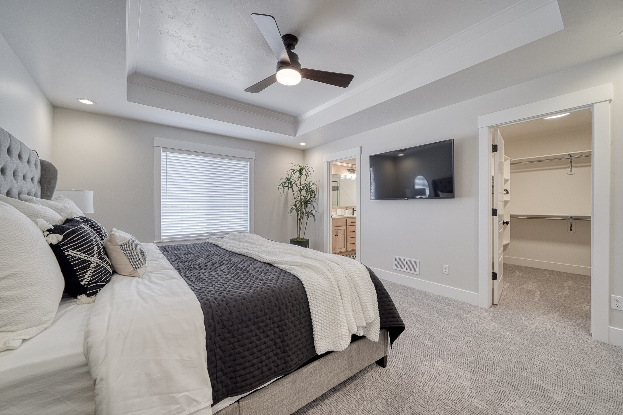 Building Photo - 1830 Mesa Canyon Dr