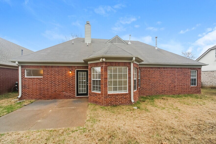 Building Photo - 2609 Wood Sage Dr