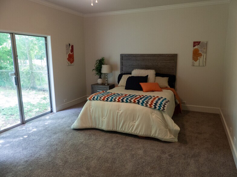 Building Photo - 1015 N 1st St