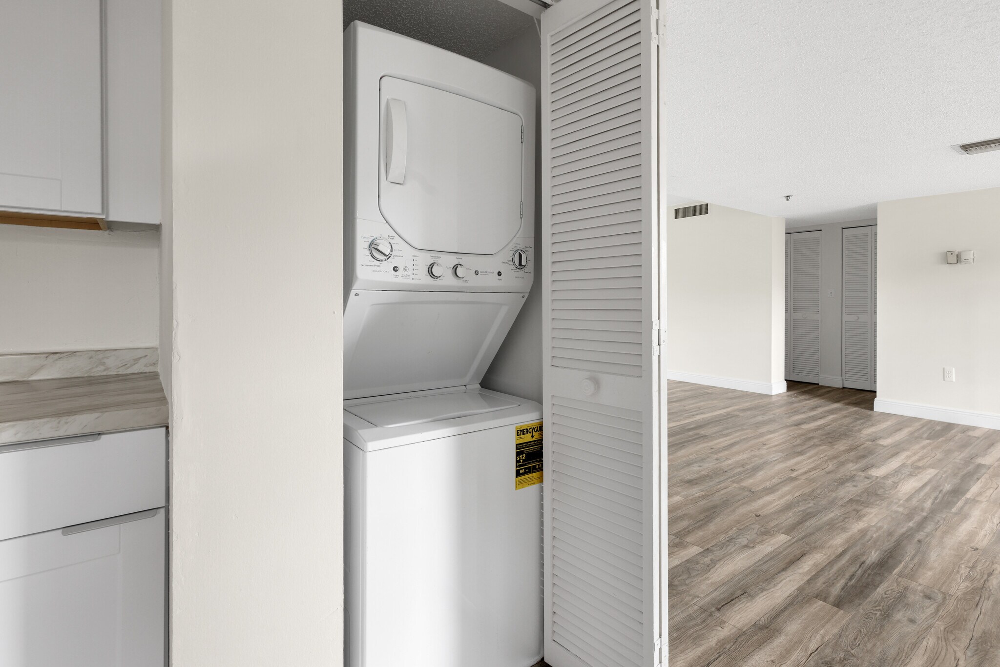 In Unit Laundry - 3940 Inverrary Blvd