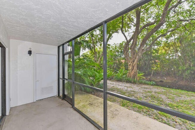 Building Photo - 1605 S US Hwy 1