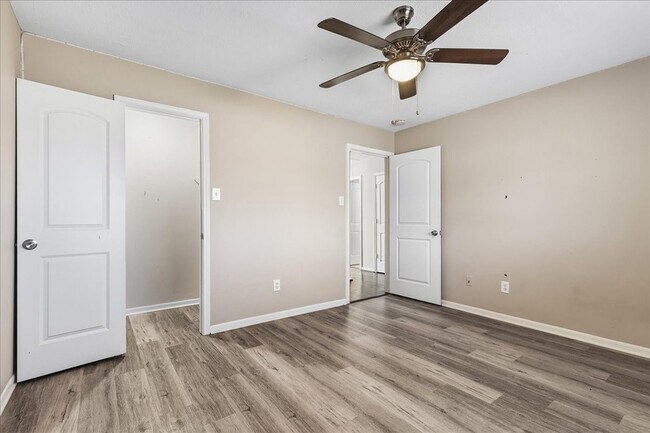 Building Photo - 16218 Bunker Ridge Rd