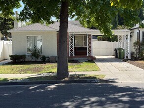 Building Photo - 2523 S Bentley Ave