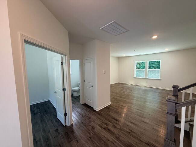 Building Photo - 5637 Bay Rock Rd