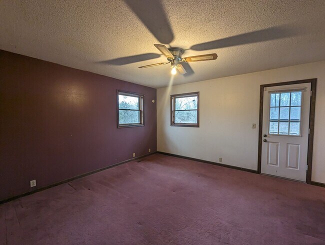 Building Photo - 3 Bedroom 3 Bathroom Home in Batesville