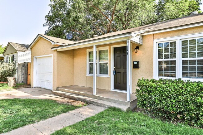 Building Photo - Cute 3/1 close to TEch and Medical