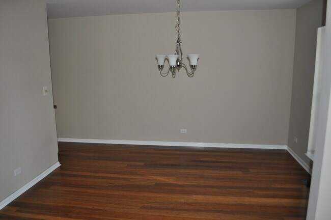 Building Photo - 15 Whispering Dr