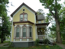 Building Photo - 1038 Deerfield Rd