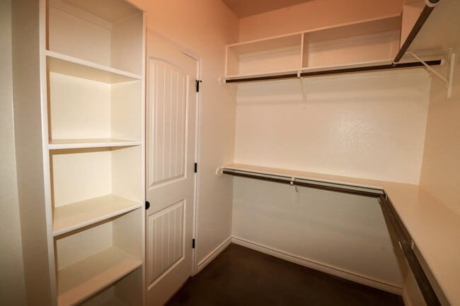 Building Photo - 3125 Silver Saddle Dr