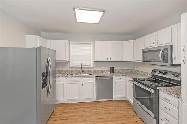 Building Photo - 455 Westside School Rd