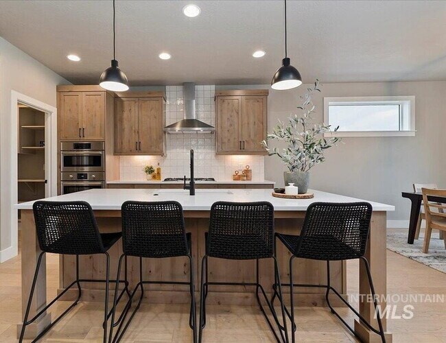 Building Photo - 4880 S Colusa Ave