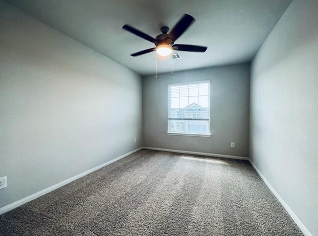 Building Photo - 4807 Blue Jacaranda Wy