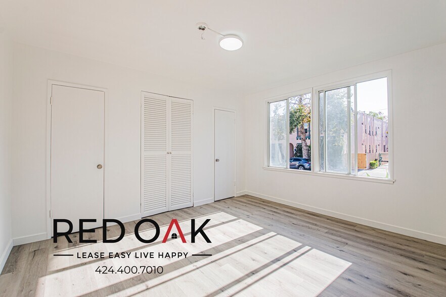 Building Photo - 820 S Gramercy Pl