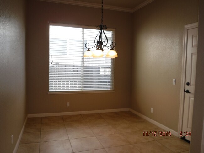 Building Photo - 1127 Manchester Way