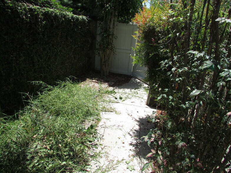 Building Photo - 4031 Franklin Ave