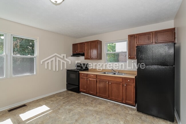 Building Photo - 2027 Highland Ave