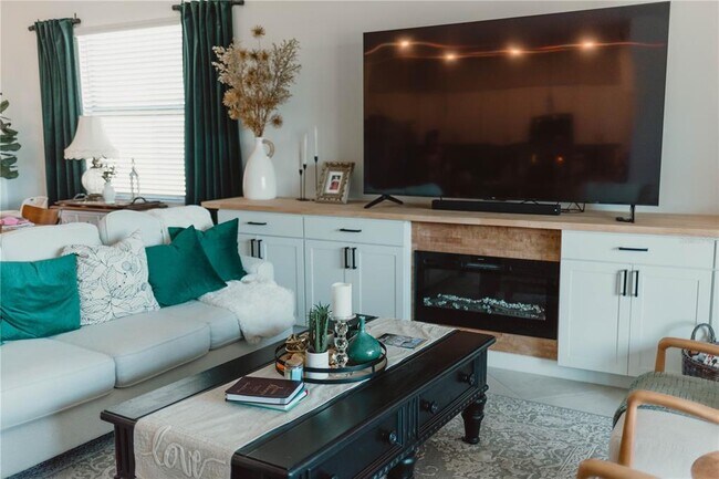 Building Photo - 1873 E Isles Rd