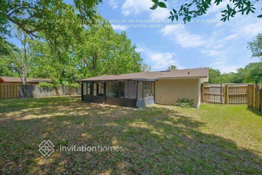 Building Photo - 4238 Sabine Dr