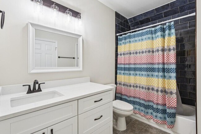 Building Photo - 5032 Hickory Hills Dr