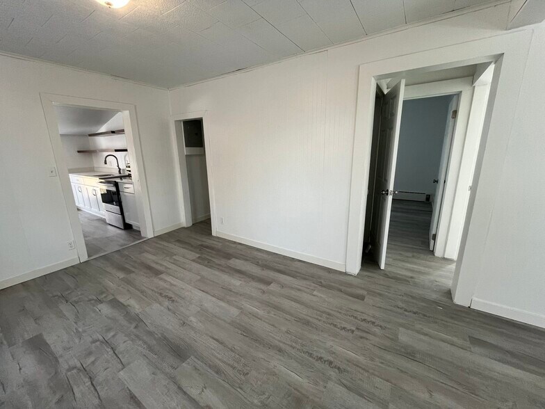 Building Photo - 335 1st St