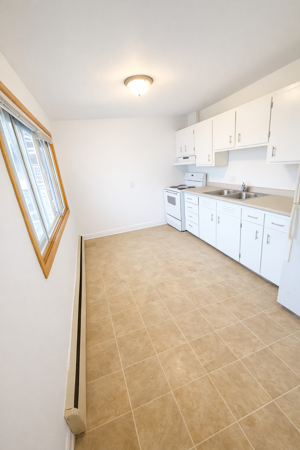 Building Photo - Lake Point Drive Apartments