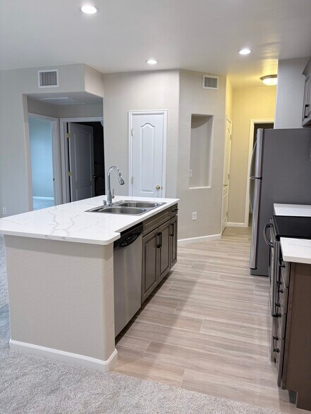 Building Photo - 10149 W 55th Dr