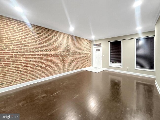 Primary Photo - 1026 W Fayette St