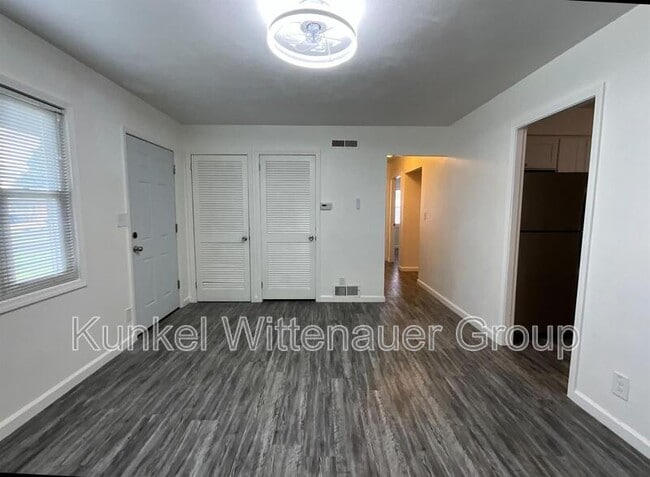 Building Photo - 516 Joy Dr