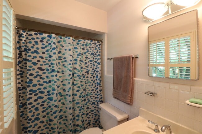 Building Photo - COMING SOON - 4Bed/2.5Bath Raised Rambler in Bannockburn near Glen Echo Park!