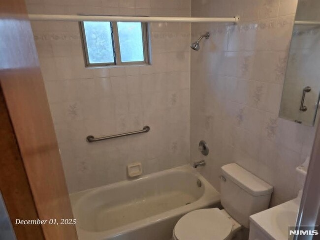 Building Photo - 174 Highland Cross