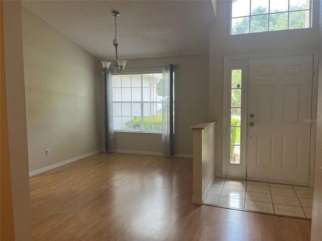 Building Photo - 127 Madrona Dr