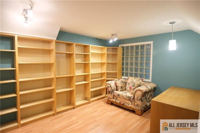 Building Photo - 56 Coriander Dr