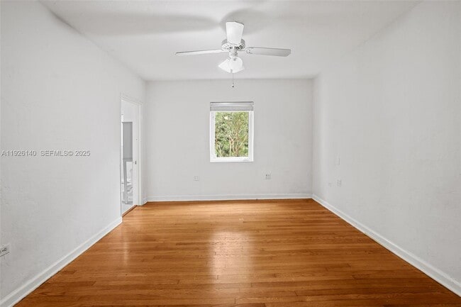 Building Photo - 410 Minorca Ave