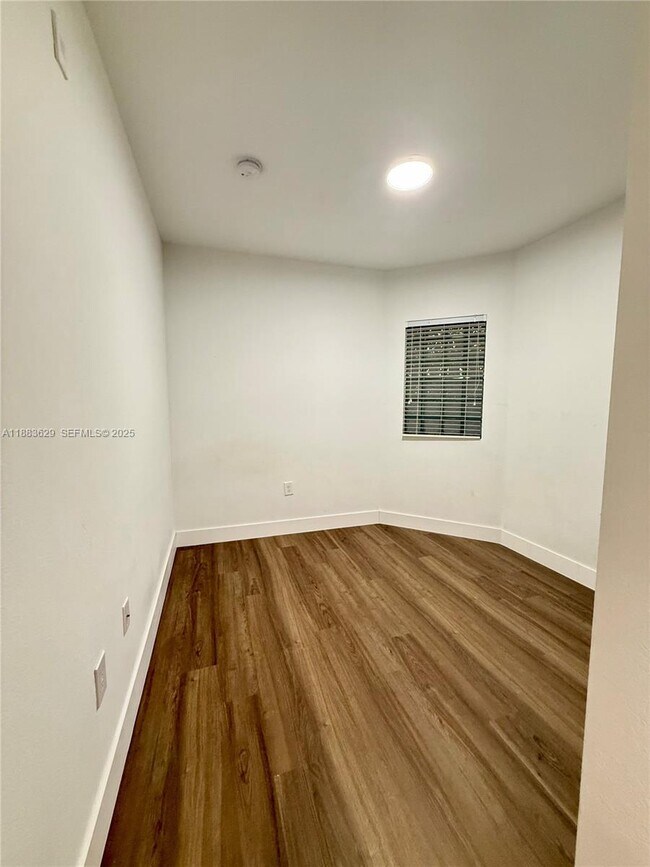 Building Photo - 8760 NW 97th Ave