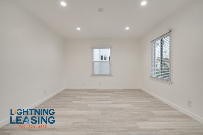 Building Photo - 1363 Hauser Blvd