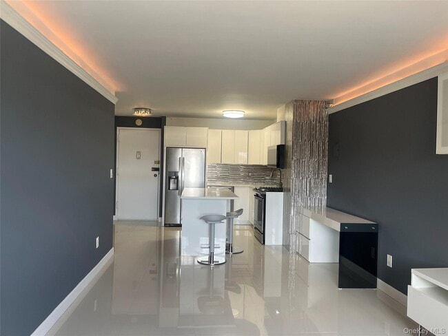 Building Photo - 666 Pelham Rd