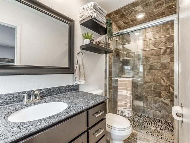 Building Photo - 1205 S Gemini Rd