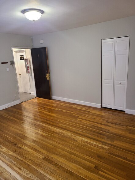 Building Photo - 69 Chiswick Rd