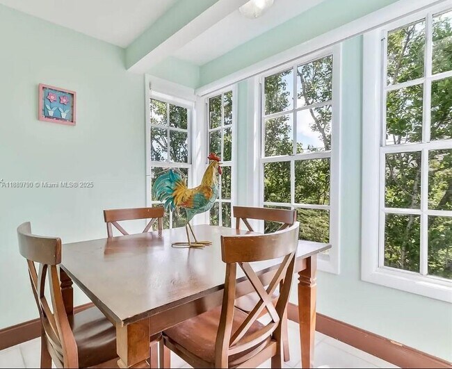 Building Photo - 202 W Canal Dr