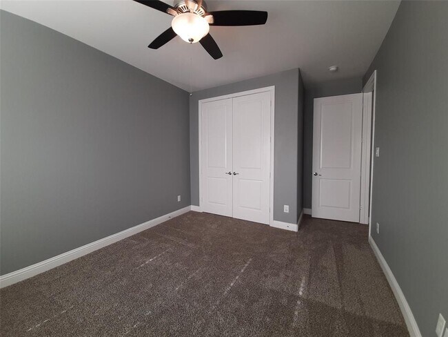 Building Photo - 5439 Camaguey St