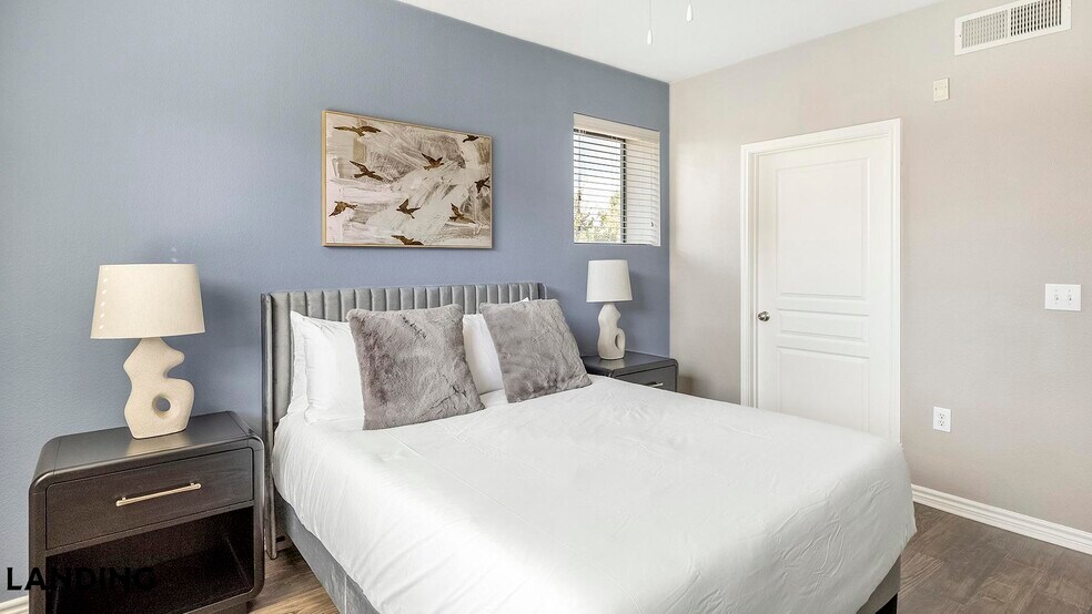 Building Photo - 15777 Quorum Dr