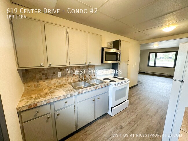 Building Photo - 619 Center Dr