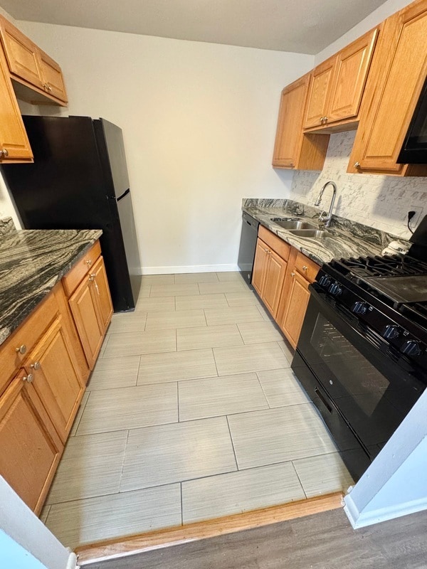 Building Photo - 800 Brook Hill Rd